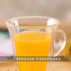 350 ml kaksiseinämäinen lasikuppi kahvalla